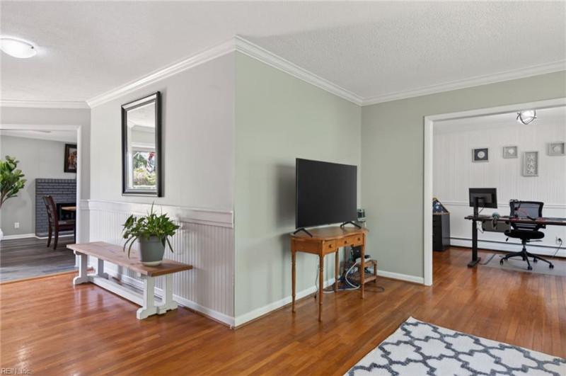 Photo 4 of 40 residential for sale in Virginia Beach virginia