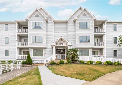 5 Harbor Watch Drive, Chesapeake, VA 23320