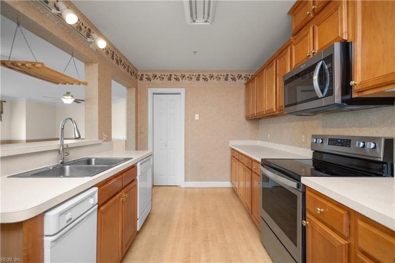 Photo 17 of 50 residential for sale in Chesapeake virginia Photo 17 of 50 residential for sale in Chesapeake virginia