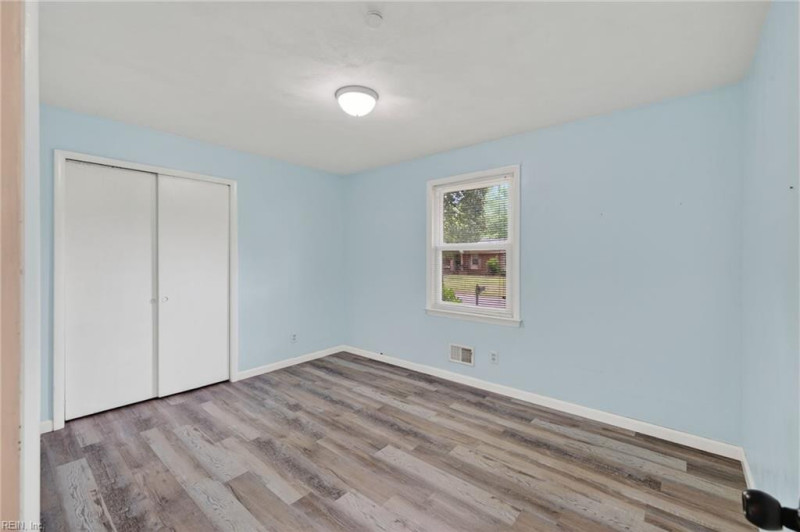 Photo 12 of 26 residential for sale in Chesapeake virginia