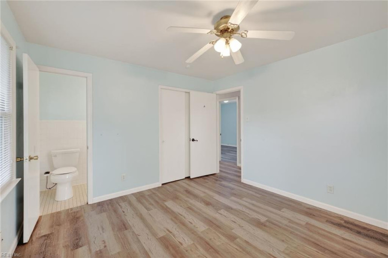 Photo 14 of 26 residential for sale in Chesapeake virginia