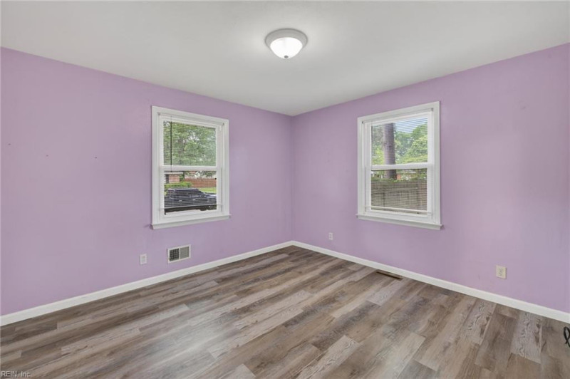 Photo 16 of 26 residential for sale in Chesapeake virginia