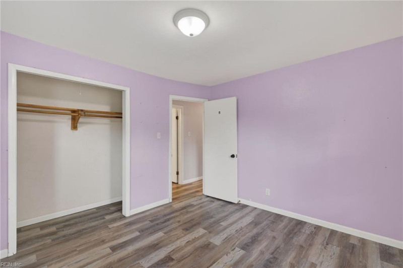 Photo 17 of 26 residential for sale in Chesapeake virginia