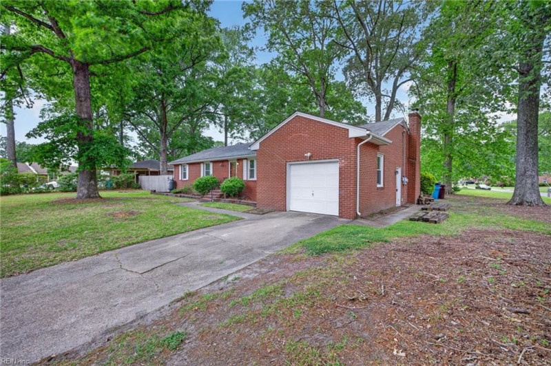 Photo 2 of 26 residential for sale in Chesapeake virginia