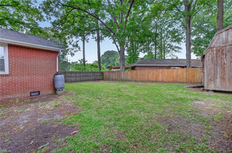 Photo 21 of 26 residential for sale in Chesapeake virginia