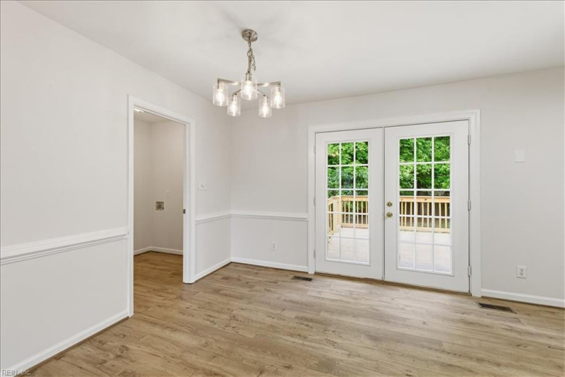 Photo 11 of 37 residential for sale in Chesapeake virginia