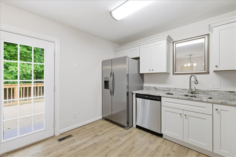 Photo 15 of 37 residential for sale in Chesapeake virginia