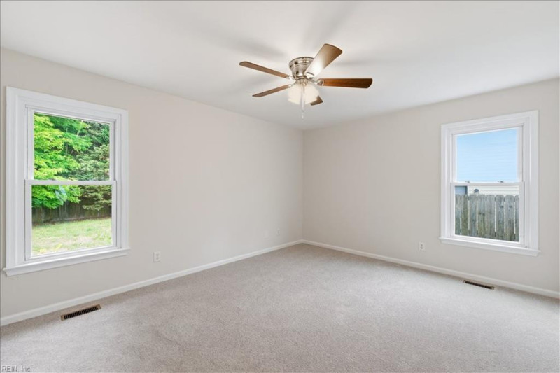 Photo 18 of 37 residential for sale in Chesapeake virginia