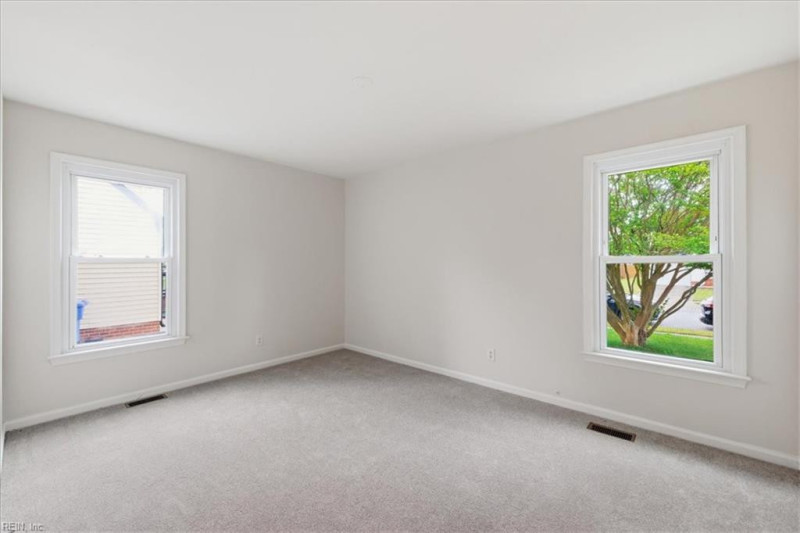 Photo 23 of 37 residential for sale in Chesapeake virginia