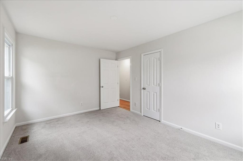 Photo 25 of 37 residential for sale in Chesapeake virginia