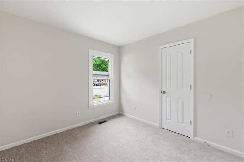 Photo 31 of 37 residential for sale in Chesapeake virginia