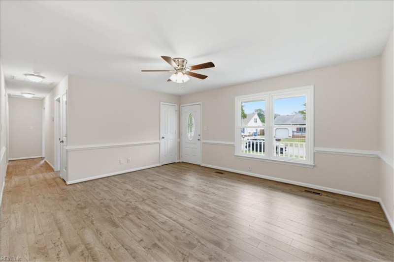 Photo 5 of 37 residential for sale in Chesapeake virginia