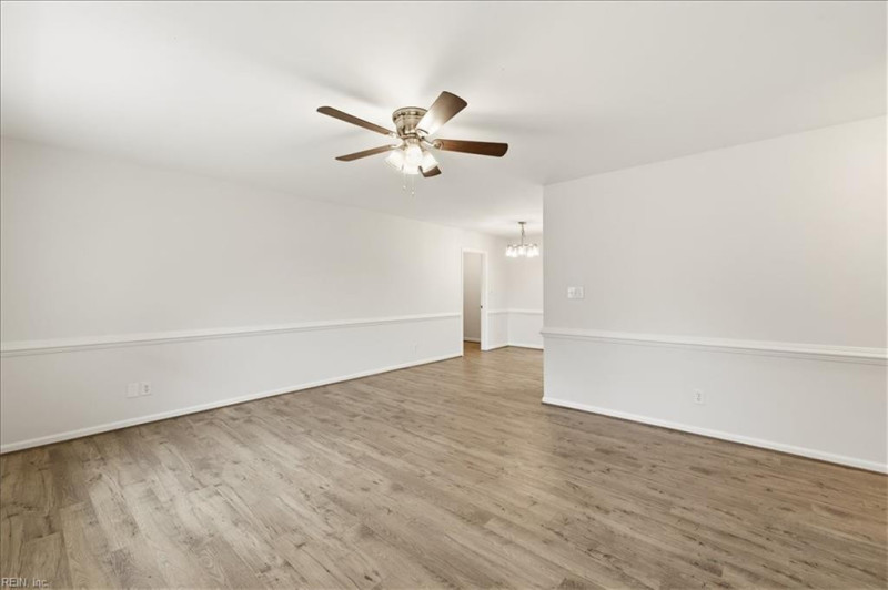 Photo 7 of 37 residential for sale in Chesapeake virginia