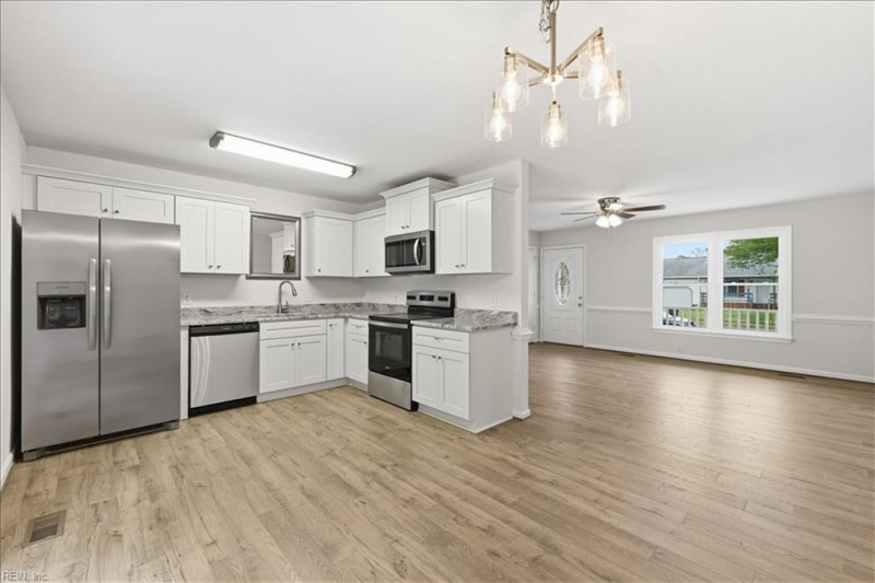 Photo 9 of 37 residential for sale in Chesapeake virginia