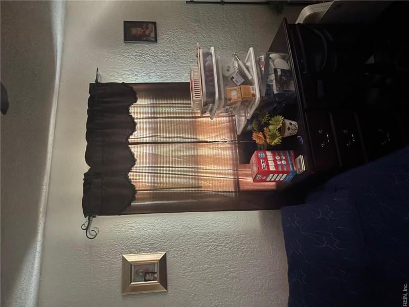 Photo 3 of 8 residential for sale in Chesapeake virginia