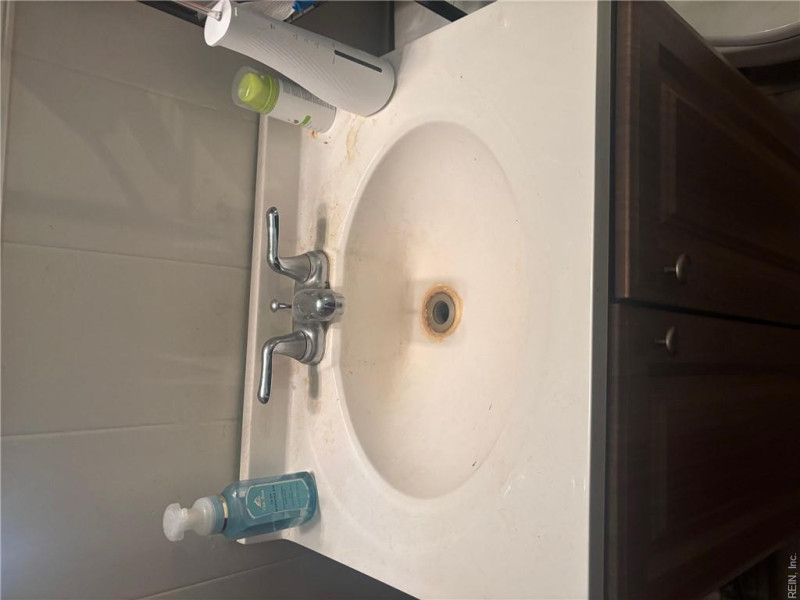 Photo 4 of 8 residential for sale in Chesapeake virginia