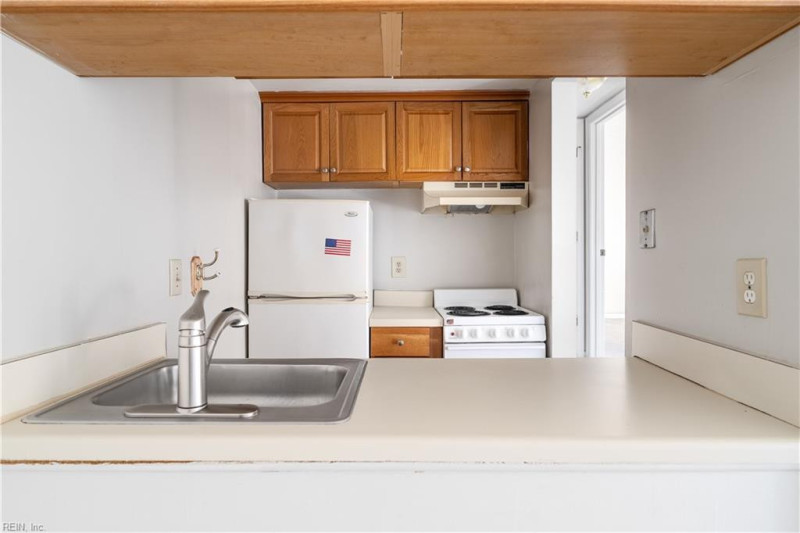 Photo 11 of 23 residential for sale in Hampton virginia