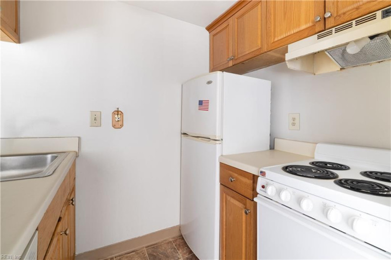 Photo 13 of 23 residential for sale in Hampton virginia
