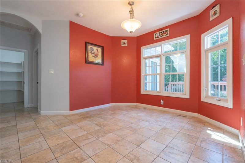Photo 14 of 49 residential for sale in Chesapeake virginia