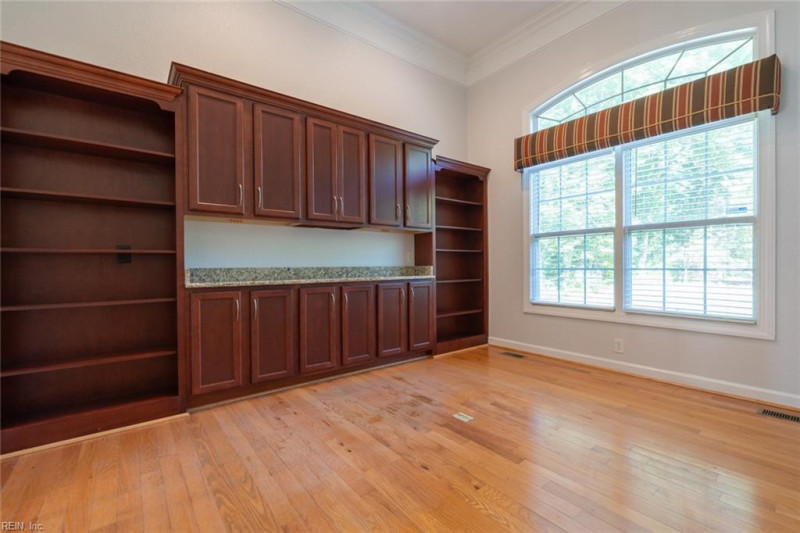 Photo 23 of 49 residential for sale in Chesapeake virginia