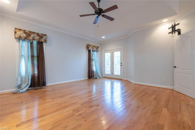 Photo 26 of 49 residential for sale in Chesapeake virginia