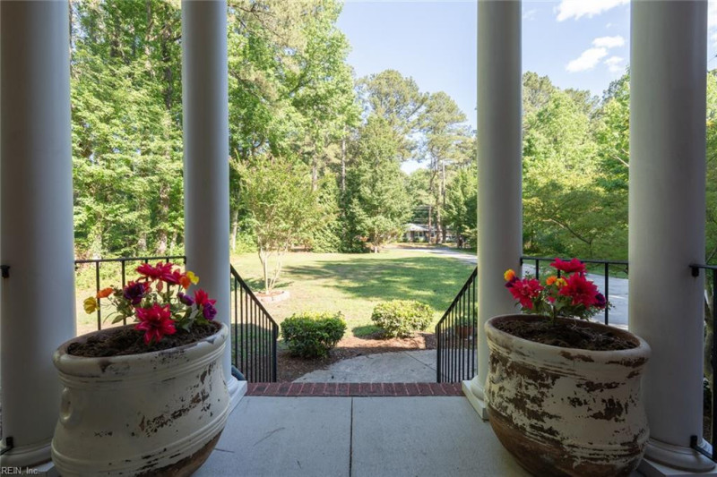 Photo 3 of 49 residential for sale in Chesapeake virginia