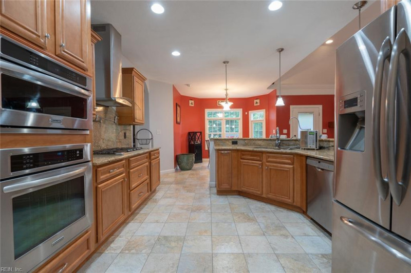 Photo 8 of 49 residential for sale in Chesapeake virginia