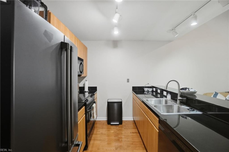Photo 14 of 44 residential for sale in Norfolk virginia