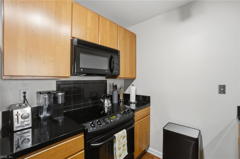 Photo 16 of 44 residential for sale in Norfolk virginia