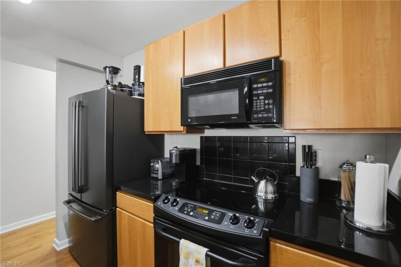 Photo 18 of 44 residential for sale in Norfolk virginia