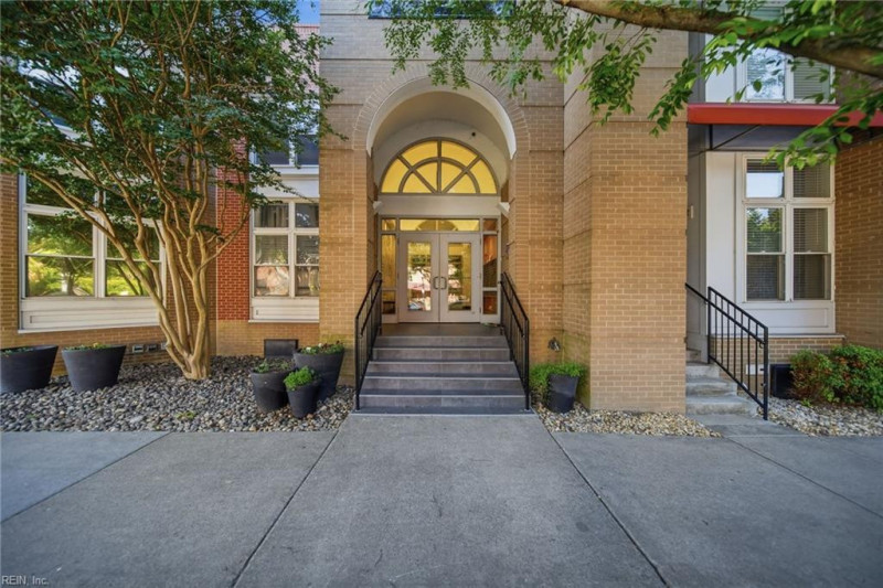 Photo 4 of 44 residential for sale in Norfolk virginia