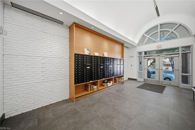 Photo 9 of 44 residential for sale in Norfolk virginia