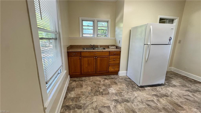 Photo 12 of 37 residential for sale in Norfolk virginia