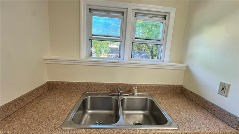 Photo 15 of 37 residential for sale in Norfolk virginia