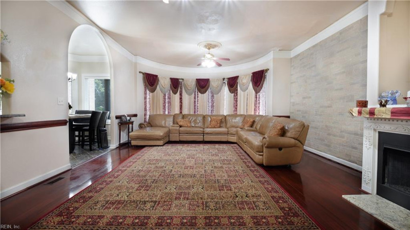 Photo 11 of 49 residential for sale in Chesapeake virginia
