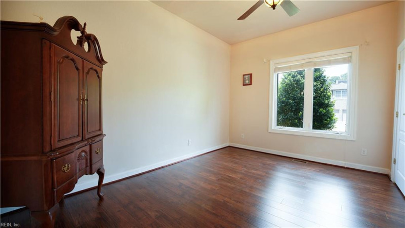 Photo 17 of 49 residential for sale in Chesapeake virginia