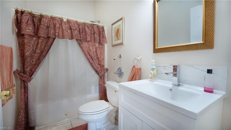 Photo 19 of 49 residential for sale in Chesapeake virginia