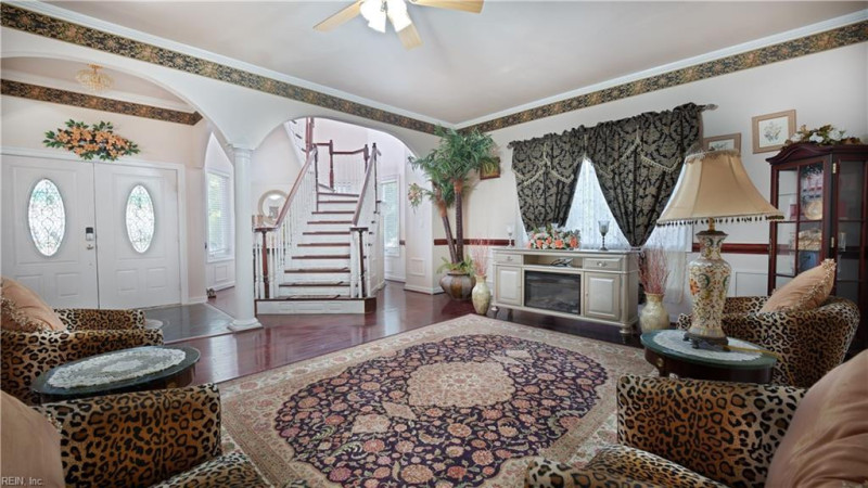 Photo 5 of 49 residential for sale in Chesapeake virginia
