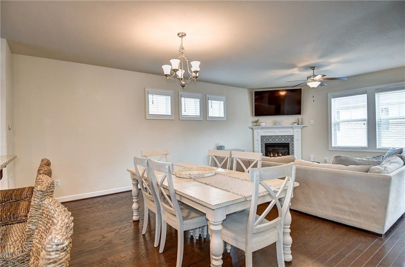 Photo 10 of 47 residential for sale in Virginia Beach virginia