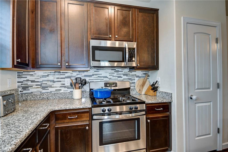 Photo 17 of 47 residential for sale in Virginia Beach virginia