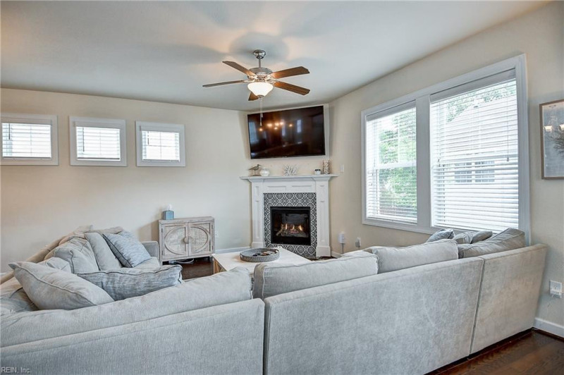 Photo 7 of 47 residential for sale in Virginia Beach virginia