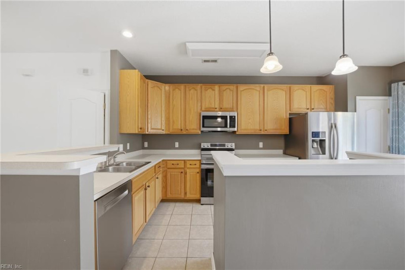 Photo 14 of 37 residential for sale in Virginia Beach virginia