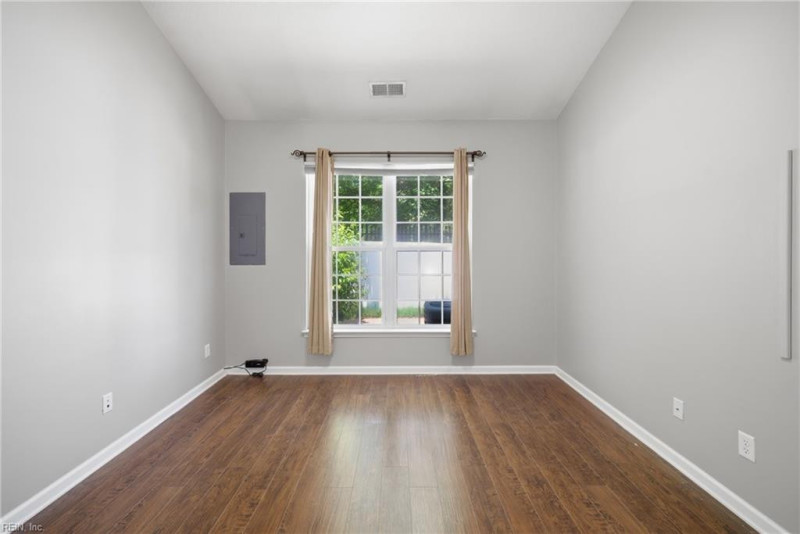 Photo 18 of 37 residential for sale in Virginia Beach virginia