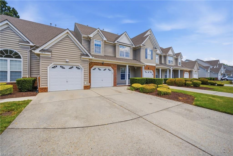 Photo 2 of 37 residential for sale in Virginia Beach virginia