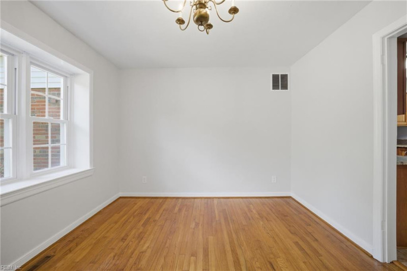 Photo 18 of 38 residential for sale in Virginia Beach virginia
