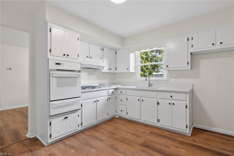 Photo 14 of 32 residential for sale in Portsmouth virginia