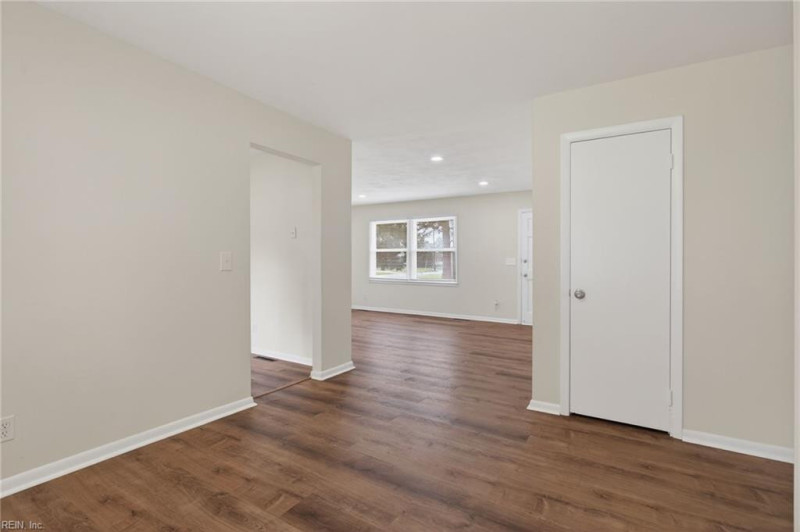 Photo 9 of 32 residential for sale in Portsmouth virginia