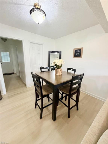 Photo 5 of 12 residential for sale in Chesapeake virginia