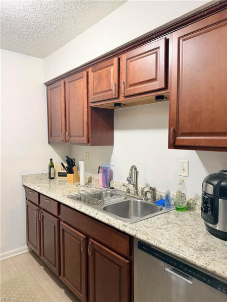 Photo 7 of 12 residential for sale in Chesapeake virginia