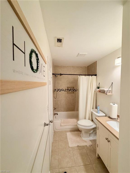 Photo 8 of 12 residential for sale in Chesapeake virginia